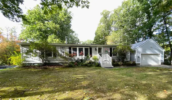 156 N River Road, Epping, NH 03042
