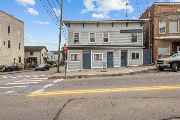 94 Mallets Bay Avenue, Winooski, VT 05404