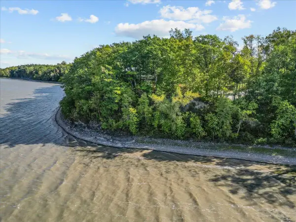 220 Delong Lane, Shoreham, VT 05734