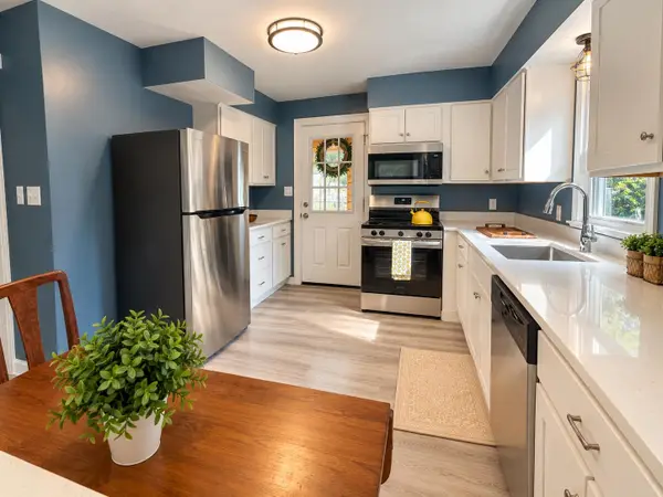 695 Calef Road, Manchester, NH 03103