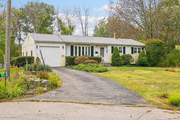 74 Coakley Road, Portsmouth, NH 03801