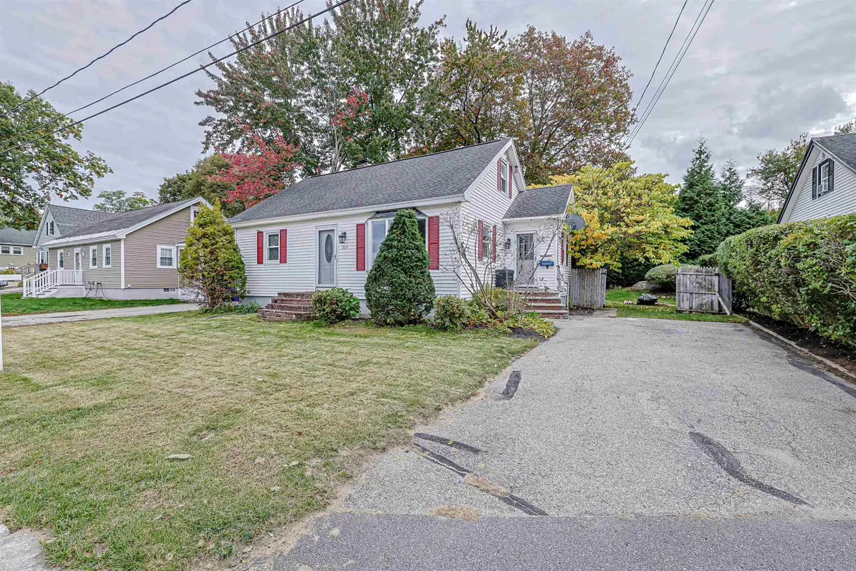 205 Bourne Street, Manchester, NH 03103 - #1