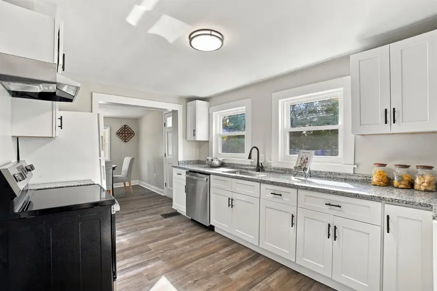 186 Peabody Avenue, Manchester, NH 03109 - #3