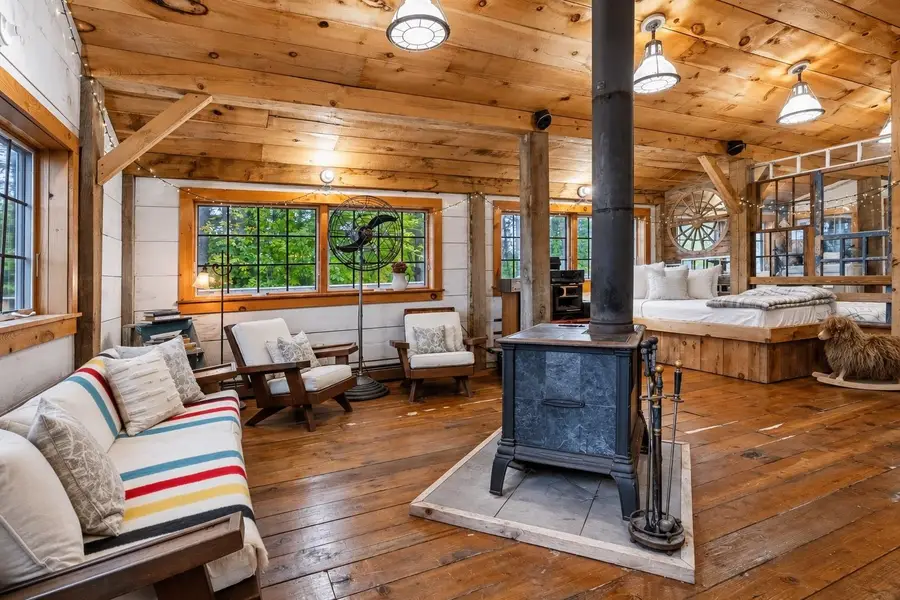 1722 Under the Mountain Road, Londonderry, VT 05155 - #2