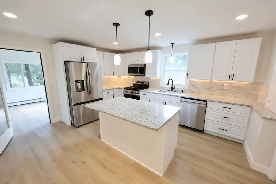 19 New Searles Road, Nashua, NH 03062 - #3