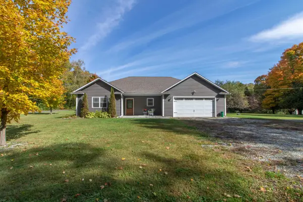 25 Derby Pond Road, Derby, VT 05829