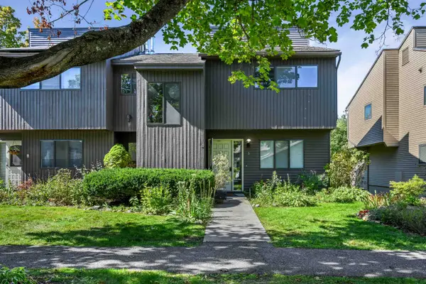 5 Lexington Green Street, South Burlington, VT 05403