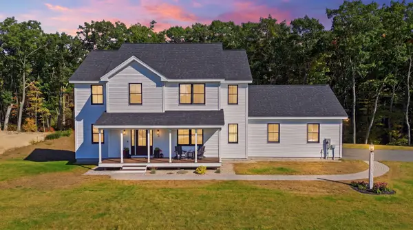 33 Daniel Road, Derry, NH 03038