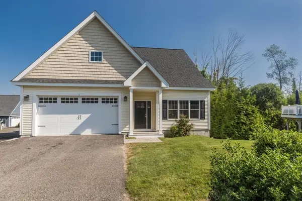 6 Chadwick Circle, Windham, NH 03087