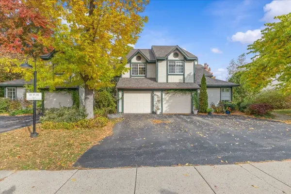 27 Lake Forest Drive, Burlington, VT 05401