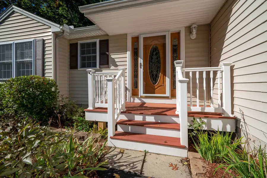8 Glasgow Circle, Hudson, NH 03051 - #3