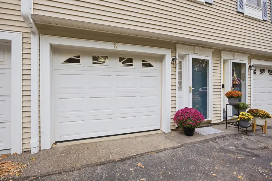 1029 S Mammoth Road #31, Manchester, NH 03109 - #3