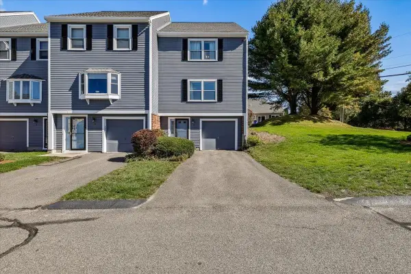 5 Riviera Road, Hudson, NH 03051