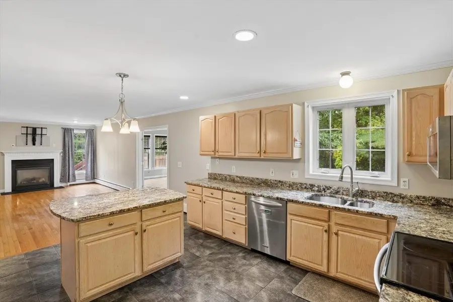 28 Duncan Farms Road, Manchester, NH 03102 - #3