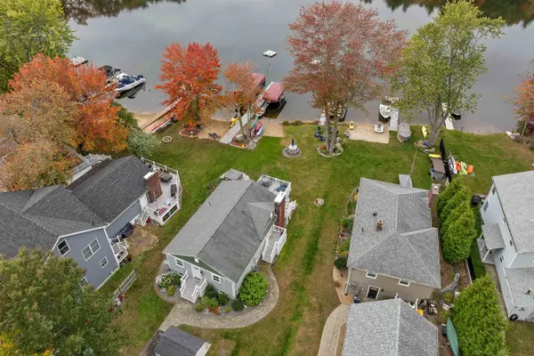 23 Escumbuit Road, Derry, NH 03038