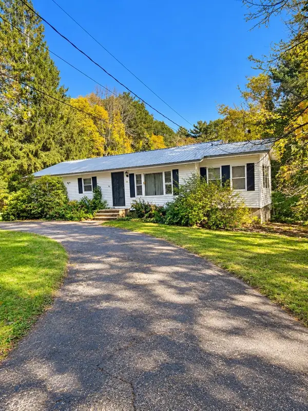 31 Upper Factory Road, Dover, NH 03820