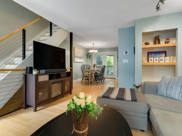 89 North Champlain Street #K, Burlington, VT 05401