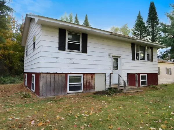 664 River Road, Lunenburg, VT 05906