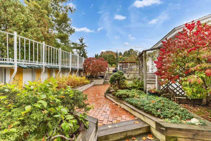 18 Hinsdale Avenue, Nashua, NH 03063 - #3