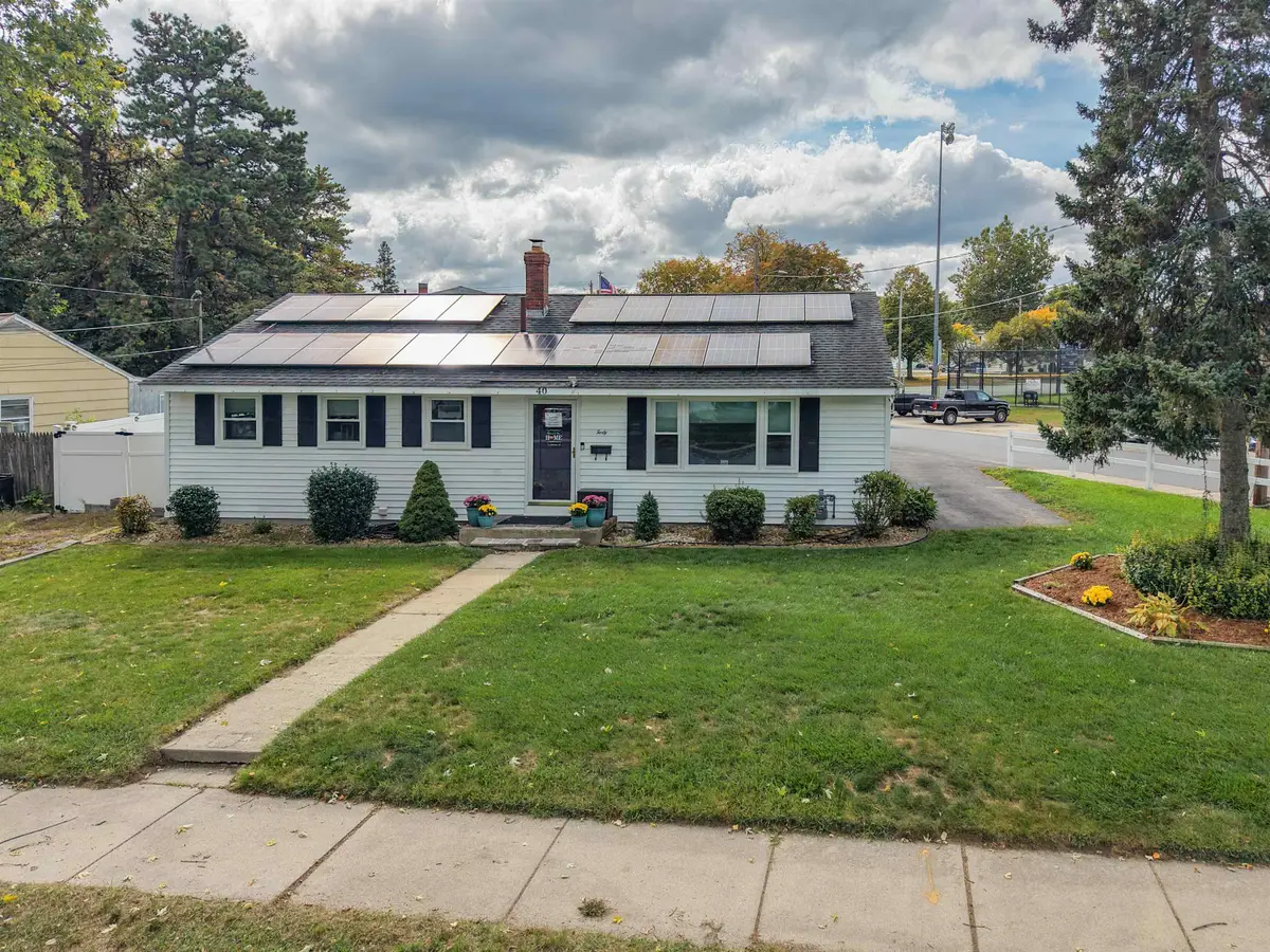 40 Grand Avenue, Nashua, NH 03060-3114 - #1
