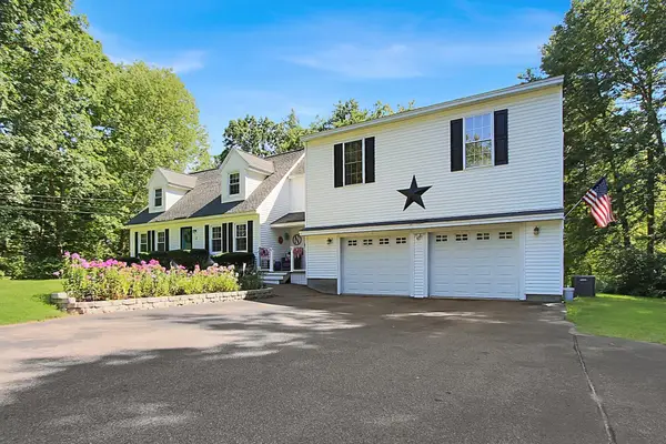 3 Chase Brook Circle, Litchfield, NH 03052