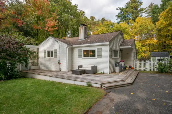 29 Longa Road, Merrimack, NH 03054