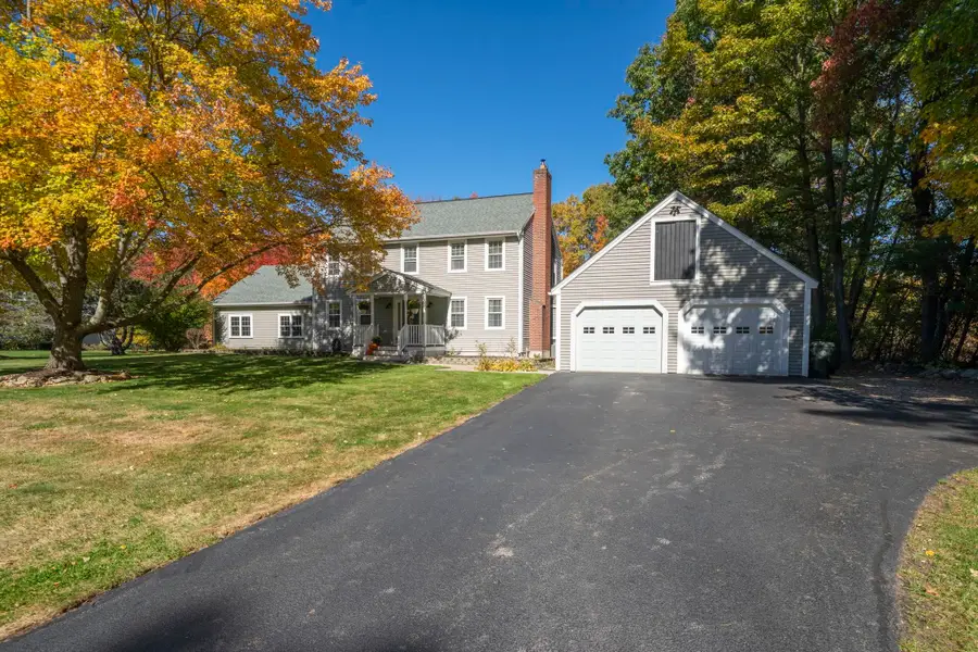 4 Copperfield Lane, Londonderry, NH 03053 - #3