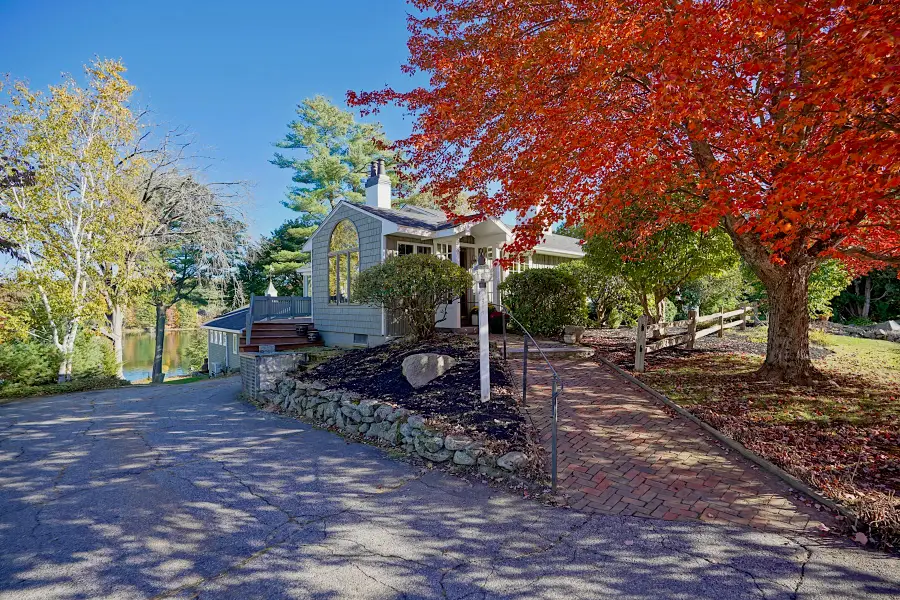 12 Roberts Road, Dover, NH 03820 - #3