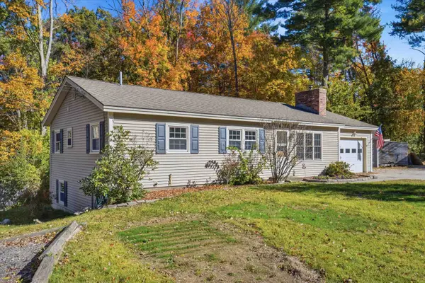 8 Beauchesne Drive, Hooksett, NH 03106