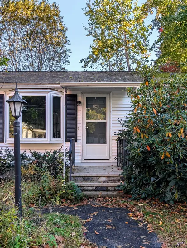 110B RobinHood Dr Extension, Exeter, NH 03833