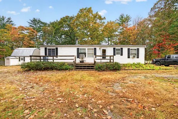 15 Clover Court, Raymond, NH 03077