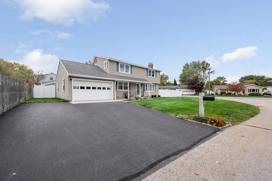 8 Aztec Road, Nashua, NH 03063 - #2