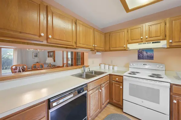 67 Hayes Avenue, South Burlington, VT 05403