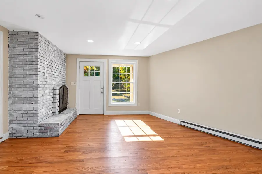 6 Carol Drive, Pelham, NH 03076 - #3