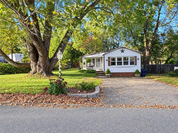 9 Mildred Avenue, Raymond, NH 03077