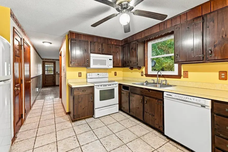 10 Lancaster Drive, Londonderry, NH 03053 - #2