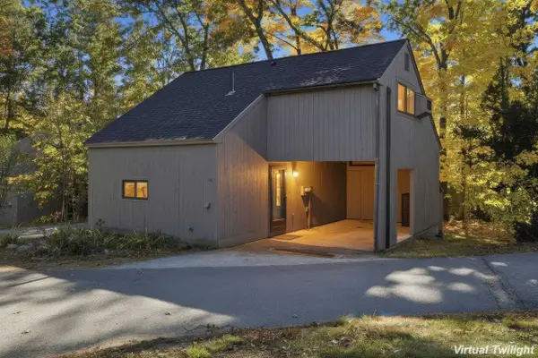 83 Coburn Woods Drive, Nashua, NH 03063