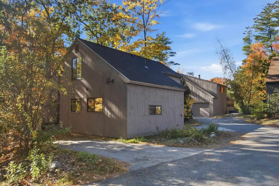 83 Coburn Woods Drive, Nashua, NH 03063 - #2