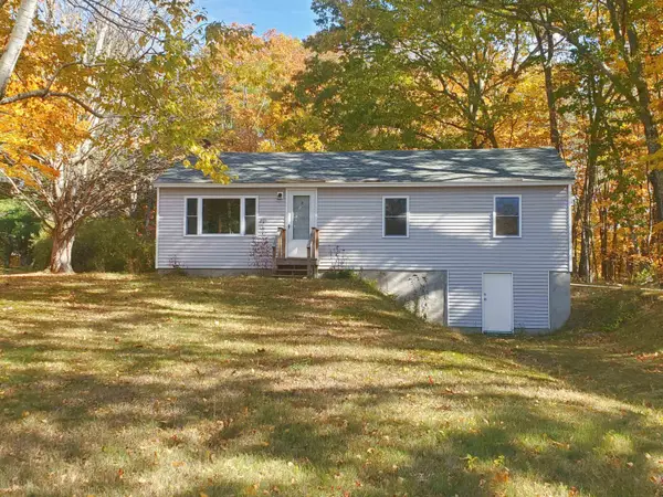 18 Anagance Lane, Wolfeboro, NH 03894