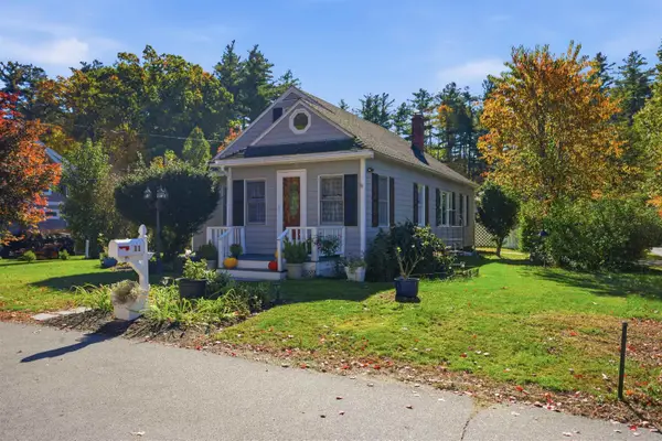 11 Davis Park, Plaistow, NH 03865