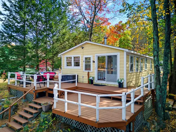 13 Governors Drive, Raymond, NH 03077