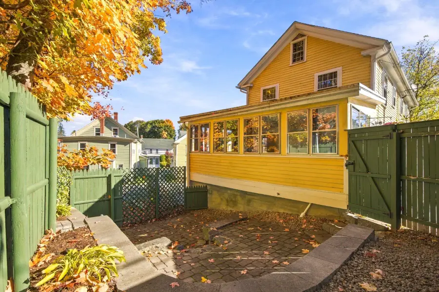 19 LINCOLN Street, Dover, NH 03820 - #2