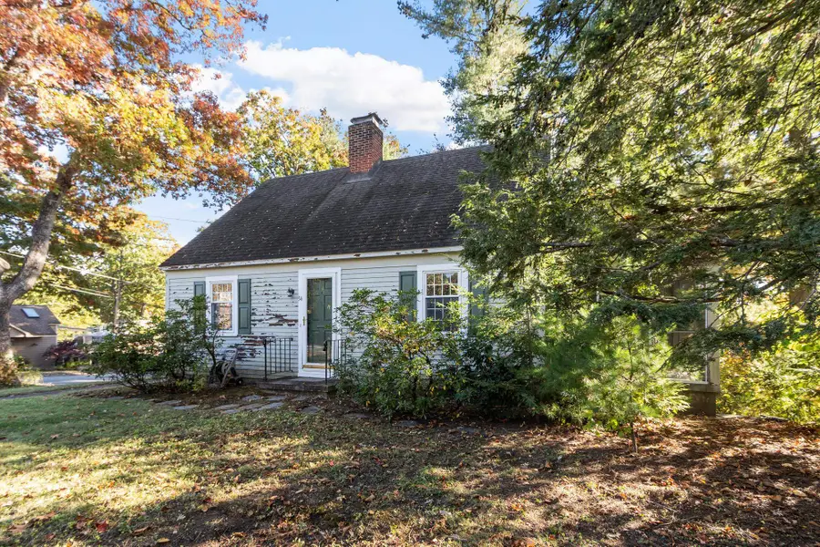 34 Charlotte Avenue, Nashua, NH 03064 - #2