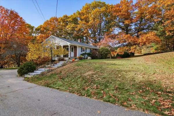 412 Grandview Road, Pembroke, NH 03275