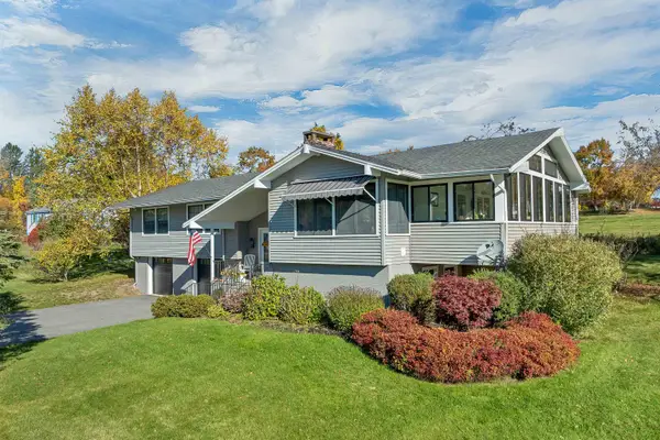 19 Old Lakeview Terrace, Wolfeboro, NH 03894