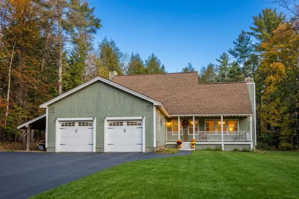 93 Apple Lane, Hartford, VT 05001