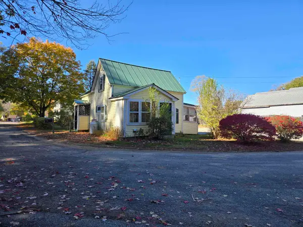 5 Laxon Avenue, Franklin, NH 03235
