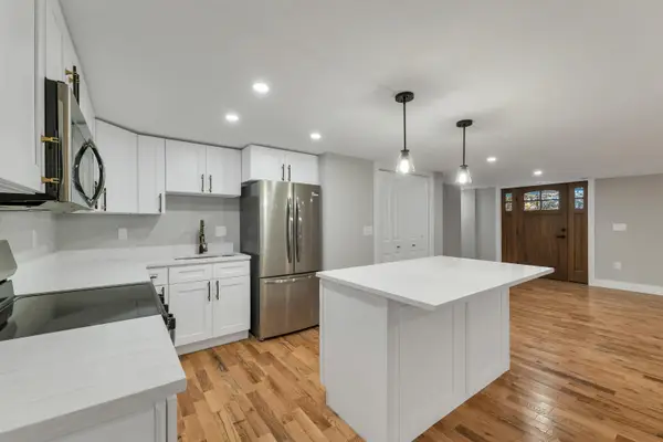 77 Straw Road, Manchester, NH 03102