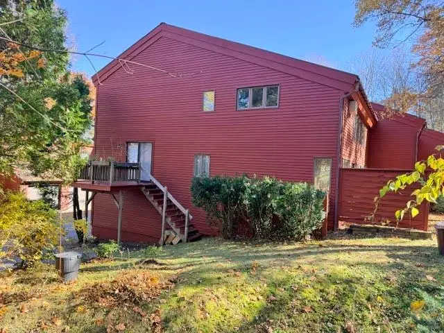 9 Robin Way, Brattleboro, VT 05301 - #1
