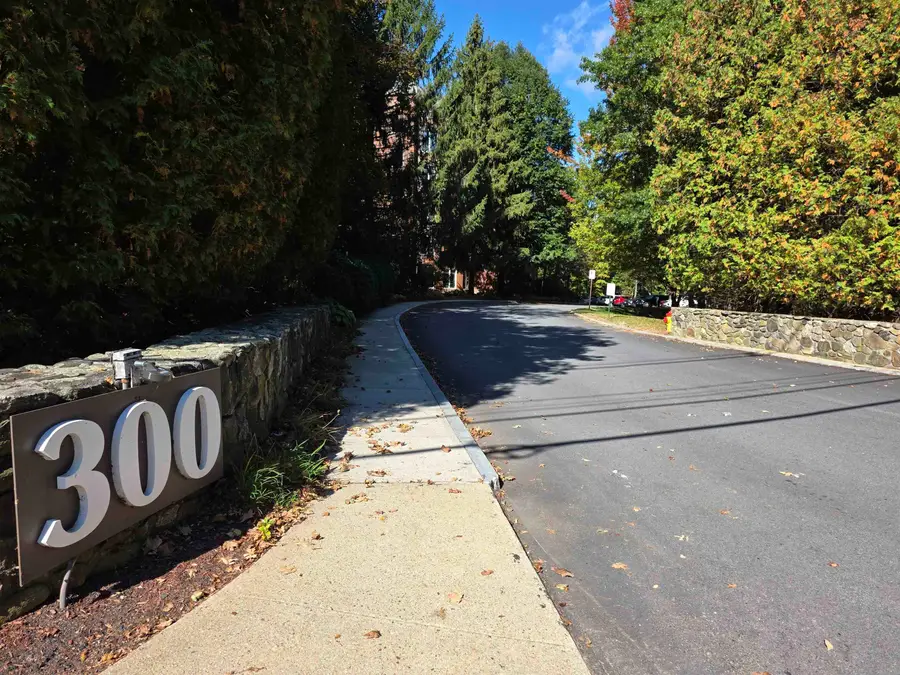 300 River Road #213, Manchester, NH 03104 - #2